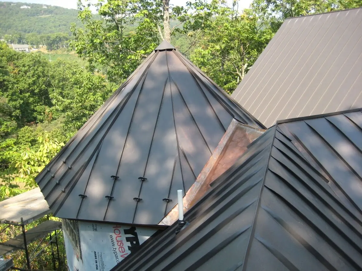 Professional Roof Tarp Installation by Craftsman Roofing in Hogeye
